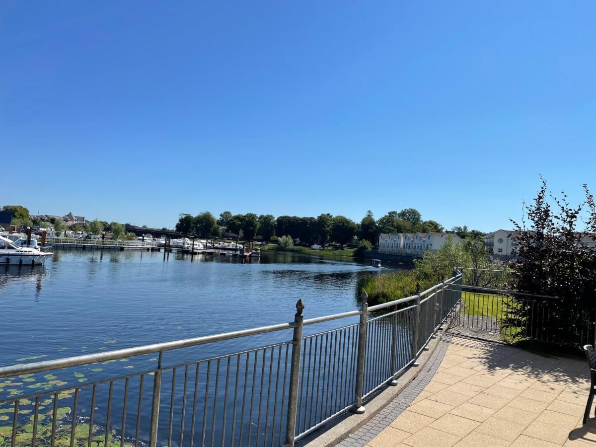 Five Bedroom Waterfront House Carrick on Shannon Eksteriør billede